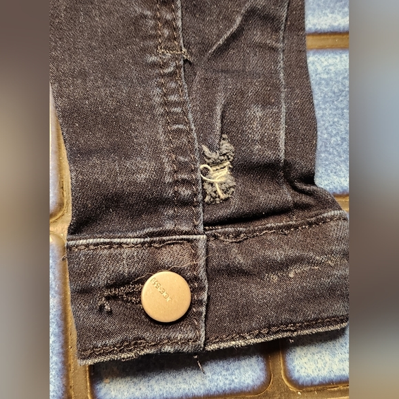 Joe's Jeans Distressed jean jacket GIRL size 5 snaps for closure USED - Picture 5 of 9